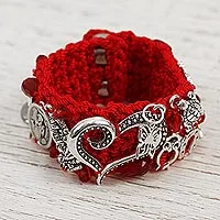 Pulsera con dije de cuentas de vidrio - Pulsera con dijes de cuentas de vidrio en carmesí de México