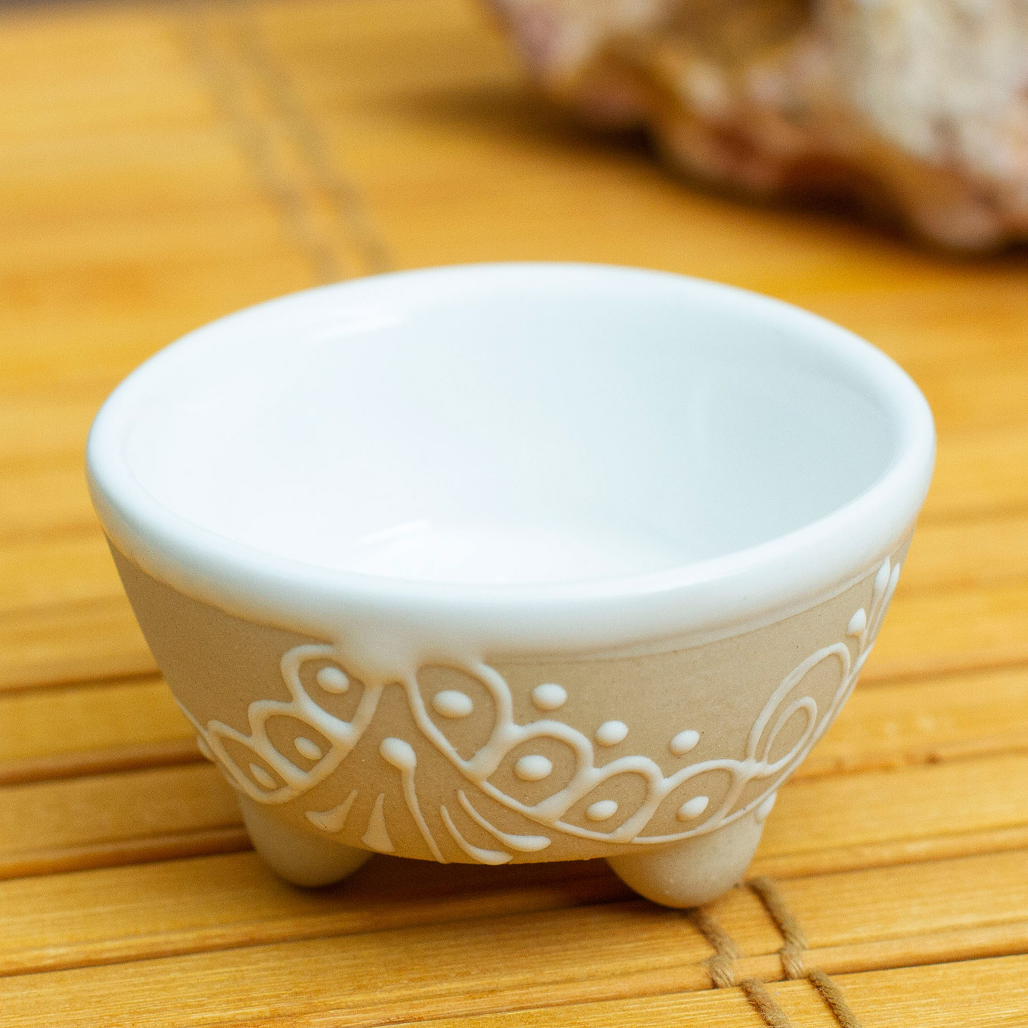 Hand-Painted White Ceramic Pinch Bowl, 'Snow White Designs