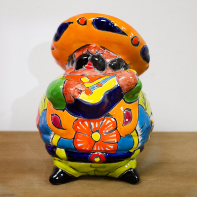 Keramikfigur - Keramikfigur im Talavera-Stil eines Mariachi mit Gitarre