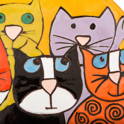 Dekorativer Teller aus Keramik - Handgefertigter dekorativer Keramikteller mit fünf fantasievollen Katzen