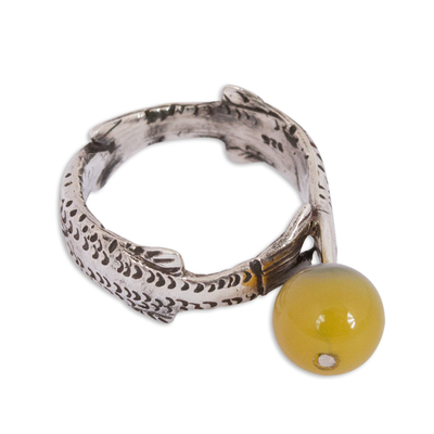 Agate band ring, 'Bubble Fish' - Natural Agate Fish Band Ring Crafted in Peru