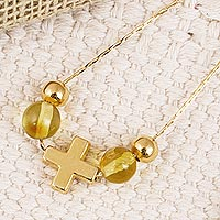 Collar con colgante de ámbar chapado en oro, 'Ancient Cross' - Collar con colgante de cruz de ámbar chapado en oro de México