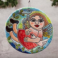 Keramik-Wandkunst, „Geflügelte Frau“ – Keramik-Wandkunst einer geflügelten Frau aus Mexiko