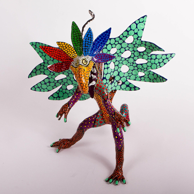 Escultura de alebrije de papel maché reciclado - Escultura de alebrije de papel maché reciclado con temática de águila