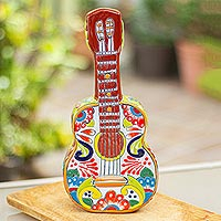 Escultura de cerámica, 'Guitarra de Talavera' - Escultura de guitarra de cerámica estilo Talavera de México