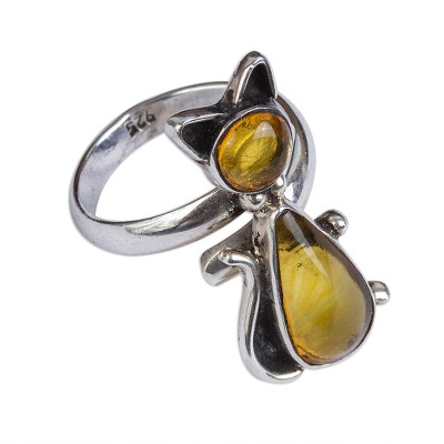 Amber cocktail ring, 'Ancient Feline' - Natural Amber Cat Cocktail Ring Crafted in Mexico