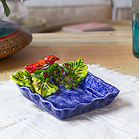 Tazón de merienda de cerámica, 'Vineyard Friend' - Tazón de cerámica para refrigerios o dulces de mayólica con motivo de pájaro