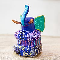 Figurilla de alebrije en madera, 'Elefante de Loto' - Figurilla de Alebrije de Elefante en Posición de Loto