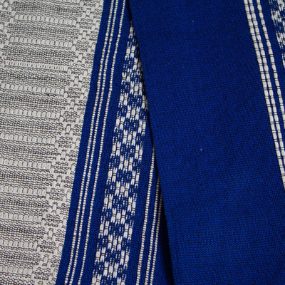 Camino de mesa de algodón - Camino de mesa de algodón azul y marfil tejido a mano con correa trasera