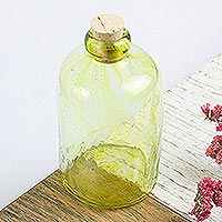 Botella de vidrio soplado, 'Lemon Lime Currents' - Botella de vidrio reciclado de lima limón soplada a mano ecológica