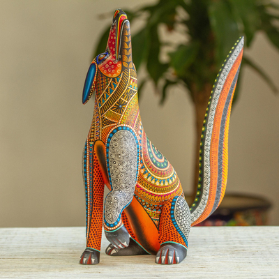 Alebrije-Figur aus Holz, 'Ginger Coyote' (Ingwer-Kojote) - Alebrije Skulptur Handgemalt 'Ingwer-Kojote' NOVICA