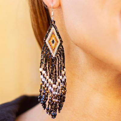 Glasperlen-Wasserfall-Ohrringe - Von Huichol handgefertigte Wasserfall-Ohrringe aus schwarzbraunen Perlen