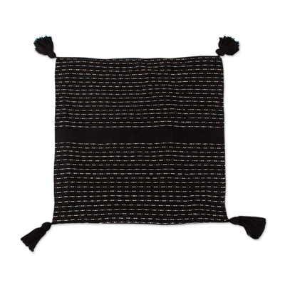 Kissenbezug aus zapotekischer Baumwolle, 'Mitternacht in Dainzu'. - Zapotec Handgewebter Kissenbezug aus schwarzer Baumwolle