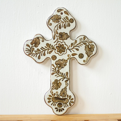 Cruz de pared de cerámica, 'Cruz floreciente' - Cruz de pared de cerámica hecha a mano con motivo floral