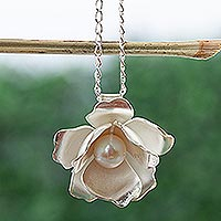 Cultured pearl pendant necklace, 'Lovely Gardenia' - Cultured Pearl and 950 Silver Flower Pendant Choker
