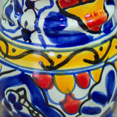 Keramischer Seifenspender, 'Kobaltblumen'. - Handwerklich gefertigter Keramik-Blumenseifenspender