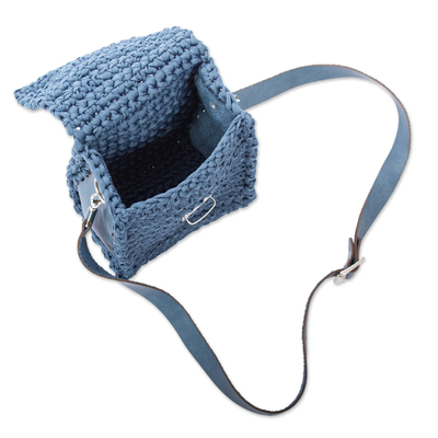 Bolso de hombro de ganchillo con detalles de cuero - Bolso de hombro pequeño de croché azul con ribete de cuero