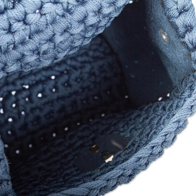 Bolso de hombro de ganchillo con detalles de cuero - Bolso de hombro pequeño de croché azul con ribete de cuero