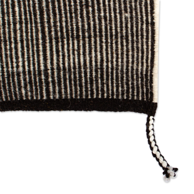 Teppich aus Wolle, 'Crosswalk' (Zebrastreifen) - Fettgelber und schwarzer Flächenteppich