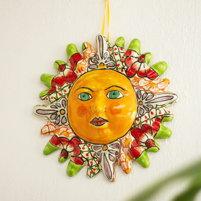 Keramischer Wandakzent, 'Garden Sun - Keramischer Sonnenwand-Akzent im mexikanischen Talavera-Stil