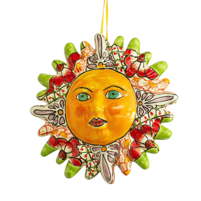 Keramischer Wandakzent, 'Garden Sun - Keramischer Sonnenwand-Akzent im mexikanischen Talavera-Stil