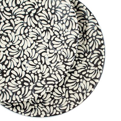 Platos de comida de cerámica, (par) - Pareja de Platos Fonda de Cerámica de Talavera con Motivos Florales