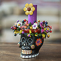 Portavelas de cerámica, 'Black Floral Skull' - Portavelas cónico de calavera de cerámica floral negro