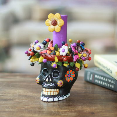 Kerzenhalter aus Keramik, 'Black Floral Skull' (Schwarzer Blumenschädel) - Schädel-Keramik-Kerzenhalter aus schwarzer Blütenkeramik