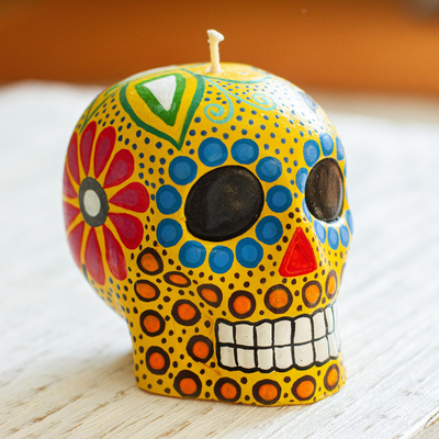 Handbemalte Kerze, 'Bunter gelber Totenschädel'. - Handbemalte mexikanische Kerze zum mexikanischen Tag der Toten mit gelbem Totenschädel