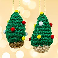 Adornos de ganchillo, 'Árboles recortados' (par) - Adornos de árbol de Navidad de ganchillo (par)