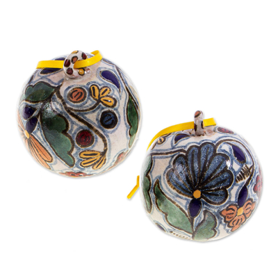 Keramische Ornamente, 'Talavera-Freude' (Paar) - Handgefertigte Keramik-Ornamente im Talavera-Stil (Paar)