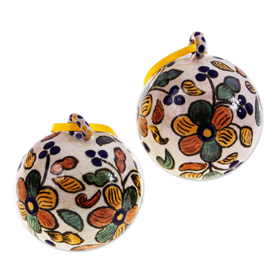 Adornos de cerámica, 'Navidad en Puebla' (par) - Adornos florales de cerámica hechos a mano (Par)