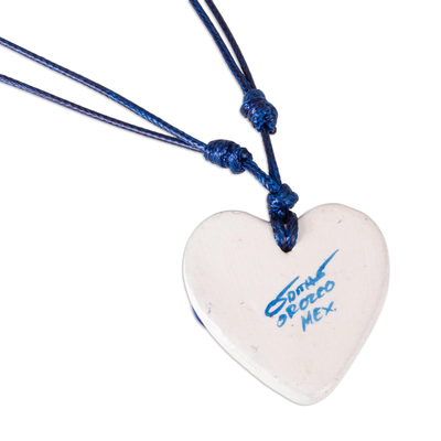 Collar de corazón de papel maché - Collar de corazón de papel maché con tema de talavera azul y blanco