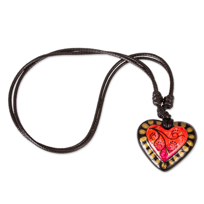 Halskette mit Pappmaché-Anhänger - Verstellbare Halskette mit rotem Herz und goldenem Besatz aus Pappmaché