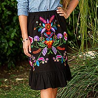 Falda campesina de algodón, 'Midnight Oaxaca Blossoms' - Falda con volantes de algodón negro bordada a mano colorida