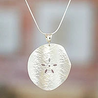 Halskette mit Anhänger aus Sterlingsilber, „Precious Sand Dollar“ – Handgefertigte Sanddollar-Halskette aus Sterlingsilber von Taxco