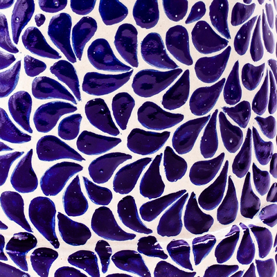 Keramik-Blumentopf, (13 Zoll) - 13-Zoll-Keramik-Blumentopf im blauen und elfenbeinfarbenen Talavera-Stil