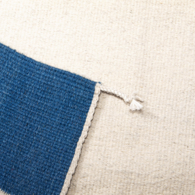 Tapete de lana zapoteca, (2x3.5) - Alfombra Moderna Azul y Blanca de Lana Zapoteca Tejida a Mano