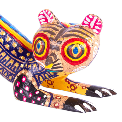 Escultura de alebrije de madera, 'Lémur de ojos anchos' - Figura de Alebrije de lémur hecha a mano