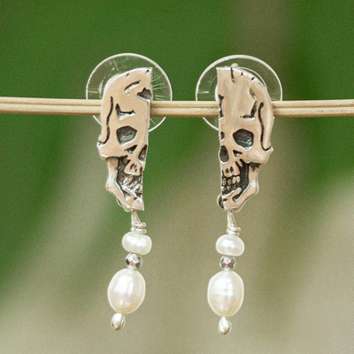 Ohrhänger aus Zuchtperlen - Totenkopf-Ohrhänger aus Silber und Zuchtperlen aus Mexiko