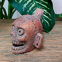 Silbato de cerámica, 'Lord of Mictlan' - Silbato de cerámica artesanal que representa al Señor de Mictlan