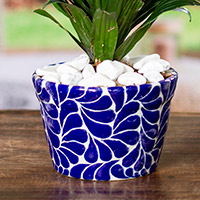 Keramik-Blumentopf, 'Puebla Petals' (6 Zoll) - Kobaltfarbener Blumentopf im Talavera-Stil (6 Zoll Durchmesser)