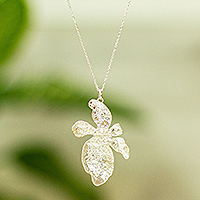 Halskette mit Anhänger aus Sterlingsilber, „Secret Blooms“ – Taxco Silver Jasmine Flower Pendant Necklace aus Mexiko