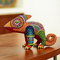 Wood alebrije sculpture, 'Ocotlan Chameleon" - Hand-Painted Alebrije Chameleon