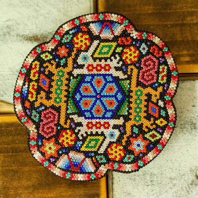 Wanddekoration aus Perlen - Handgefertigte mexikanische Huichol-Nierika-Kaninchen-Hirsch-Perlenarbeit