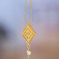 Gold-plated cultured pearl pendant necklace, 'Chenteños Diamond'
