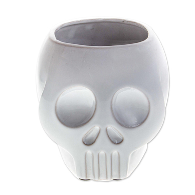 Pflanzgefäß aus Keramik, 'White Skull' - Kunsthandwerklich gefertigter Totenkopf Blumentopf