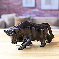 Onyx sculpture, 'Charging Toro' - Black Onyx Carved Bull Sculpture From Mexican Stone