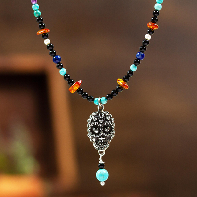 Halskette mit Perlenanhänger und mehreren Edelsteinen - Taxco mexikanische Totenkopf-Halskette aus Sterlingsilber mit Edelsteinen