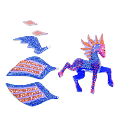 Alebrije-Skulptur aus Holz - Pegasus Alebrije aus blauem und rotem Kopalholz aus Oaxaca